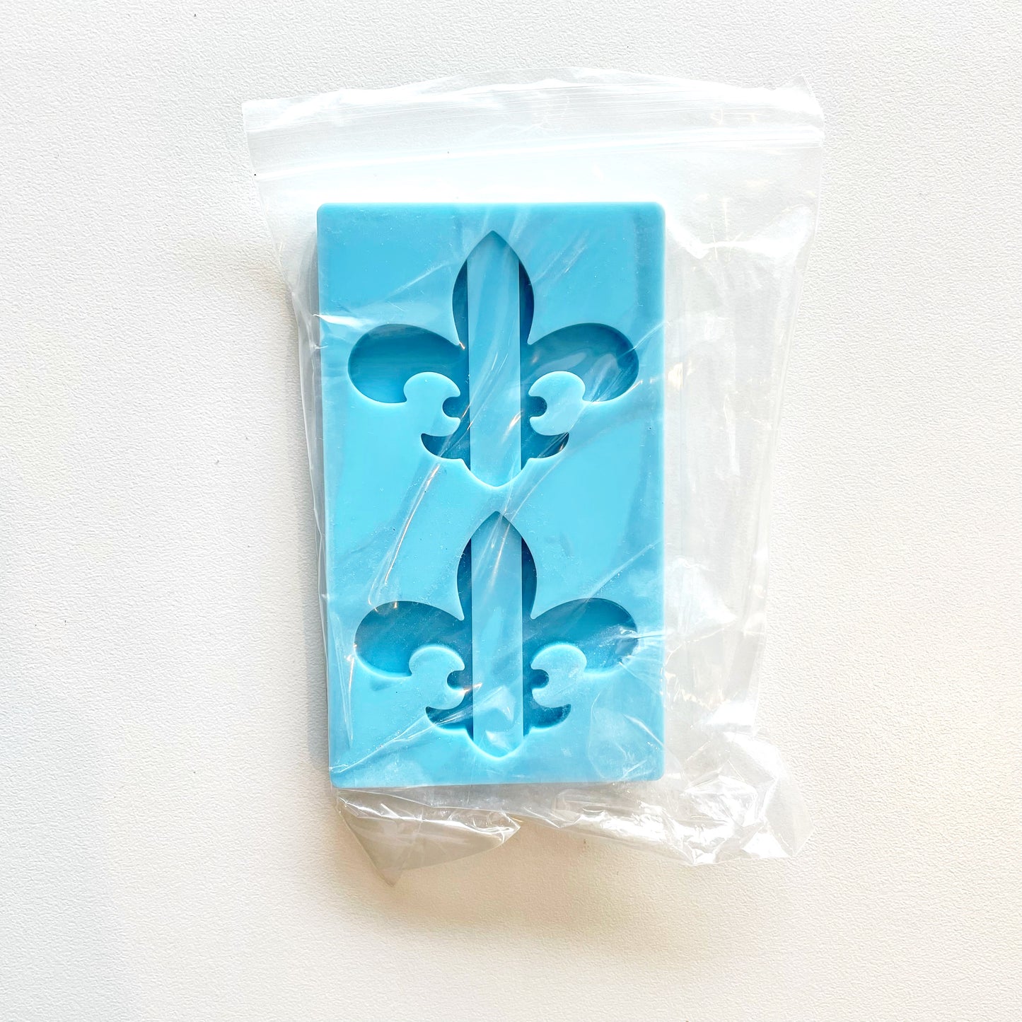 Silicone Mold:  Fleur de Lis Flat Straw Topper